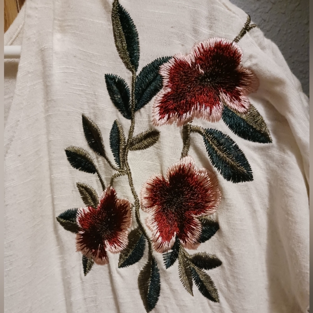 Shoulder Embroidered Top - Picture 2 of 4